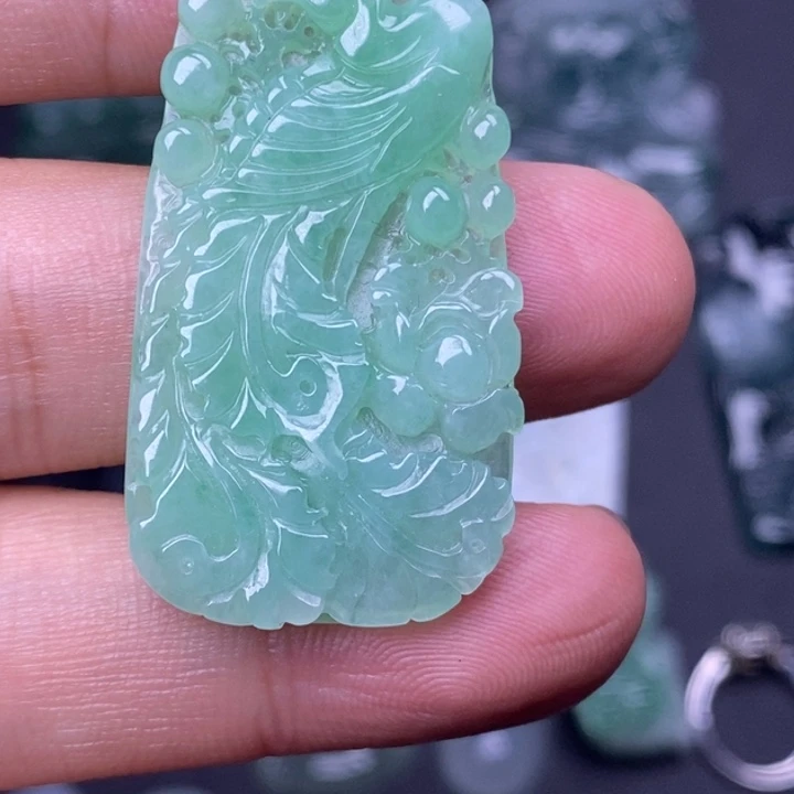 翡翠18K金镶嵌颈饰天然缅甸翡翠A货