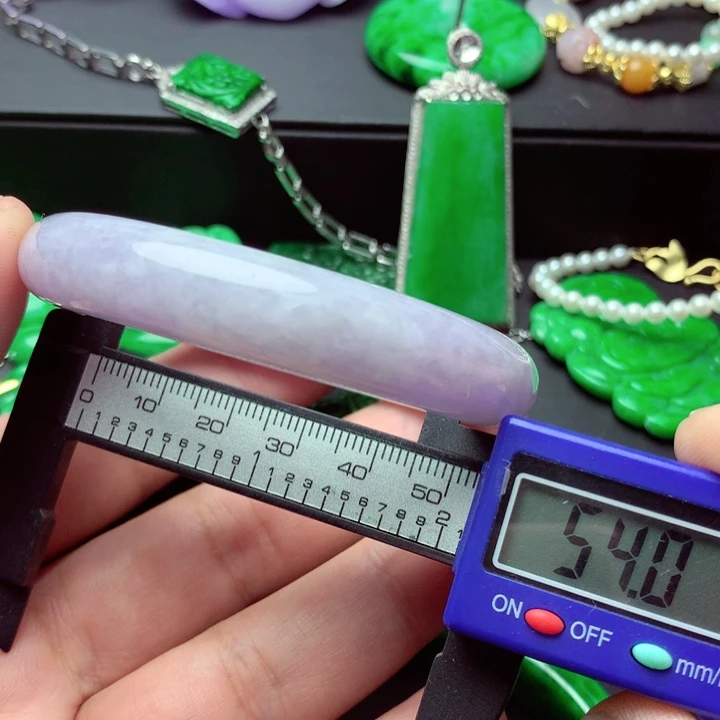 翡翠未镶嵌手镯…．