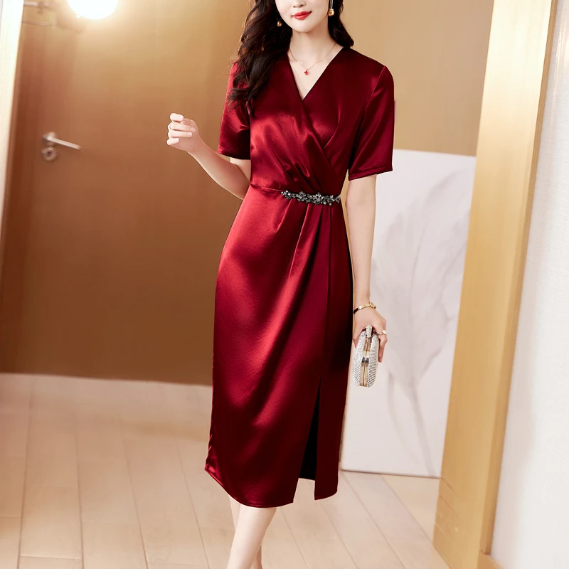 酒红色三醋酸连衣裙女2025年夏季新款高端轻奢婚礼妈妈礼服包臀裙