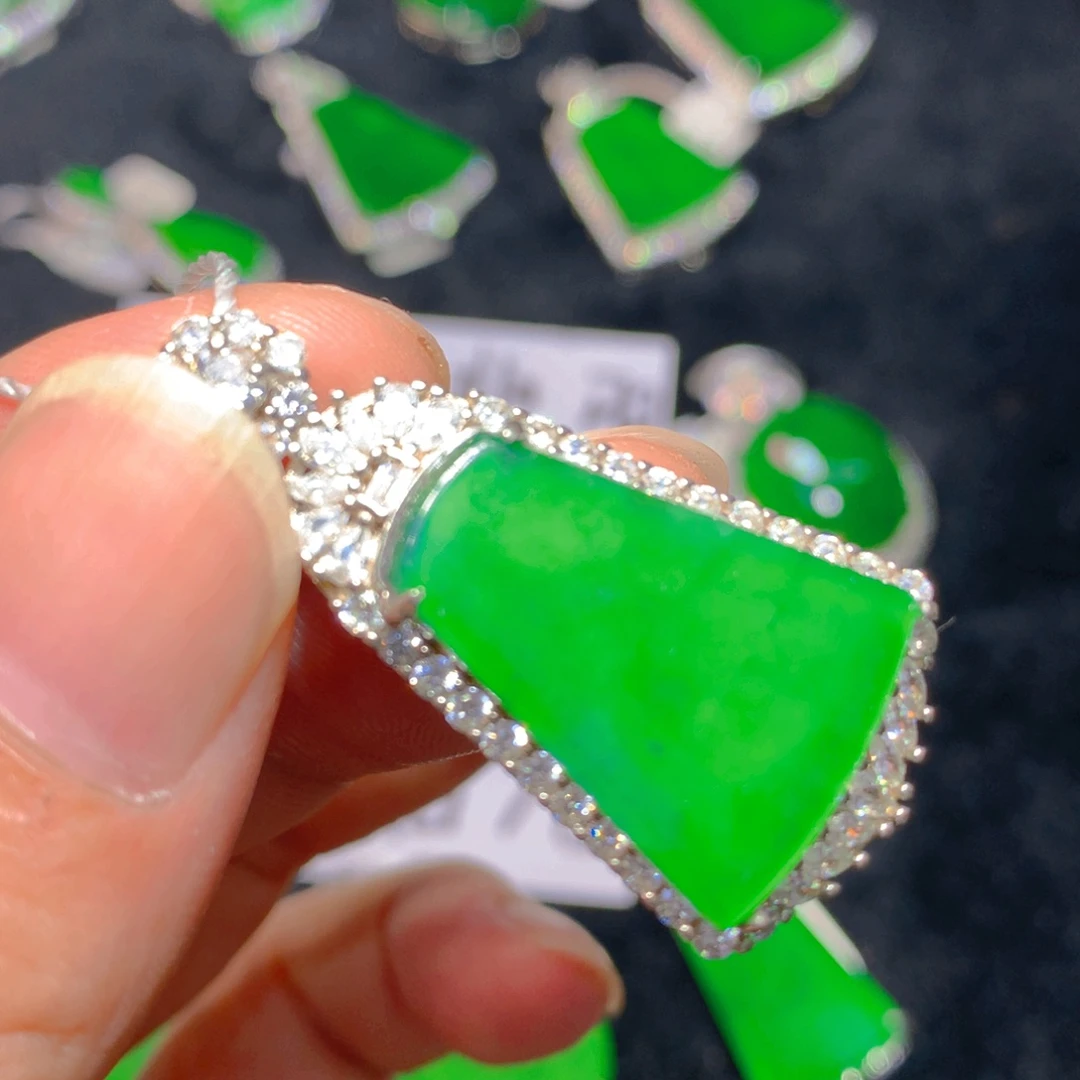 颈饰银S925镶嵌翡翠