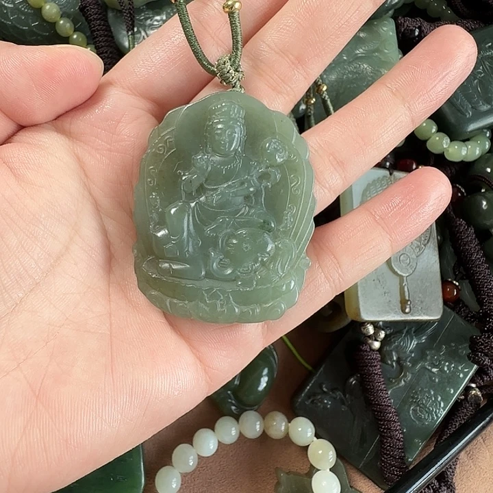 颈饰未镶嵌和田玉