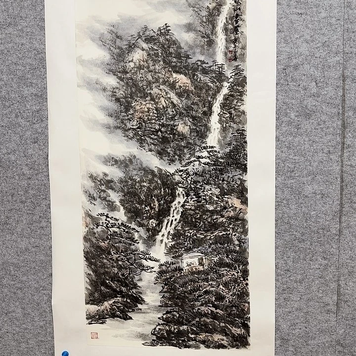 国画花鸟等多种鸟类的栖息