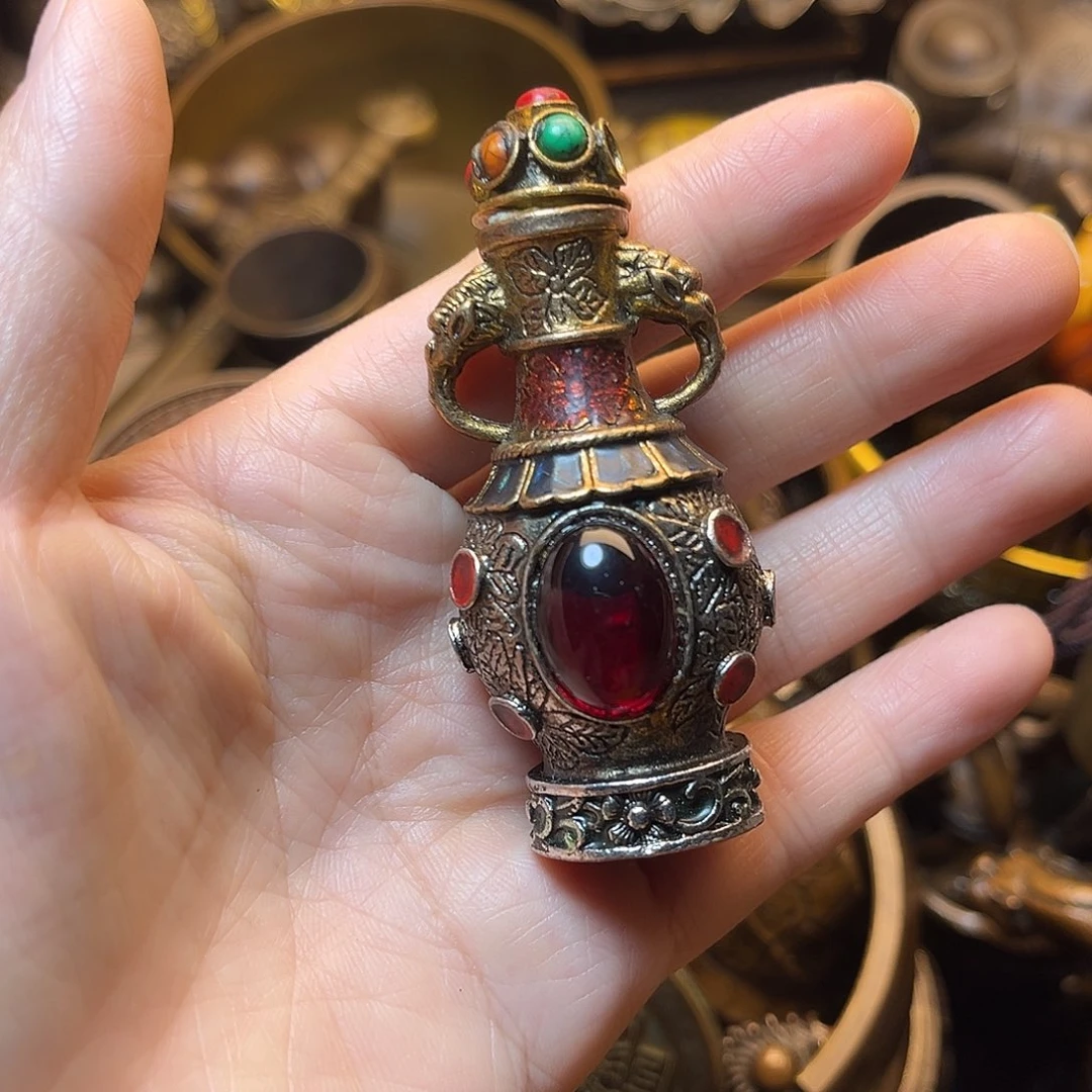 精美铜器工艺品等