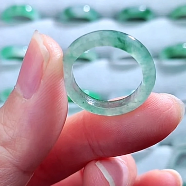 天然翡翠戒圈a货