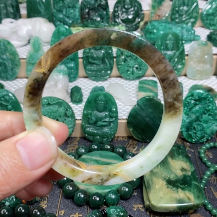 未镶嵌独山玉手镯