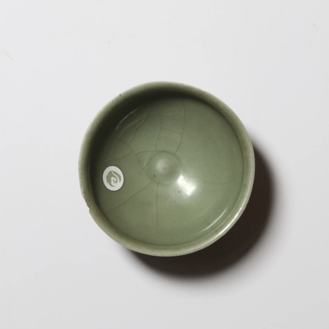 （6）青釉束口茶盏