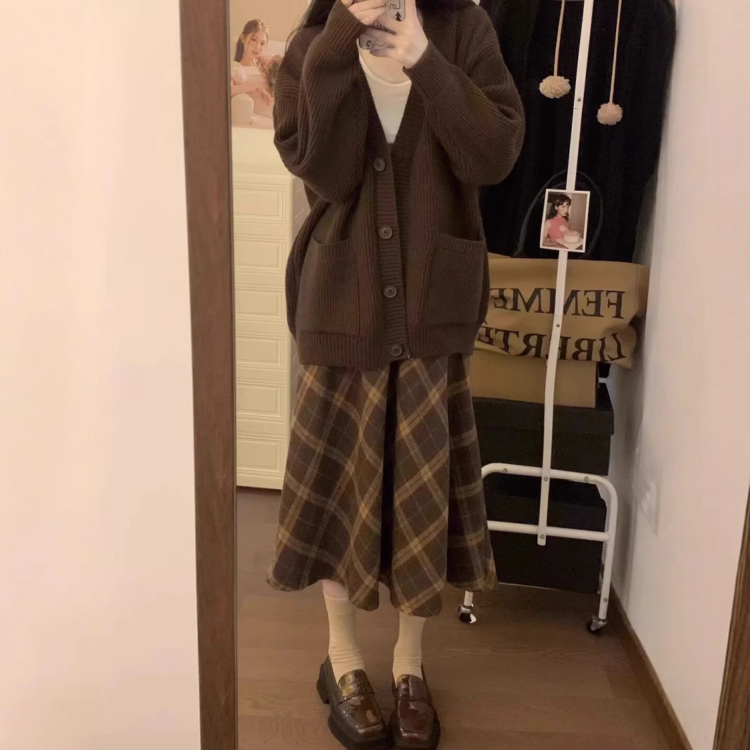 大码复古格纹半裙春季胖妹妹遮胯裙子显瘦洋气a字格子半身裙伞裙