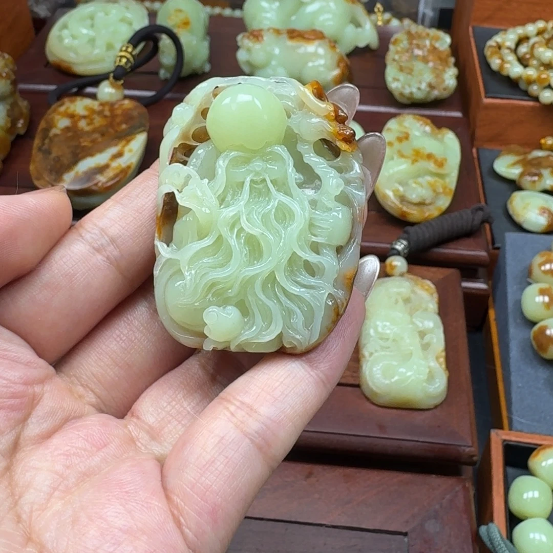 高***岭岫岩河磨玉（透闪石质玉）未镶嵌把件