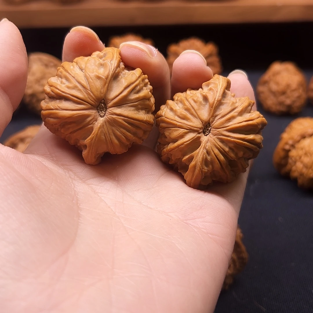 核桃把件蝴蝶磨盘42全品