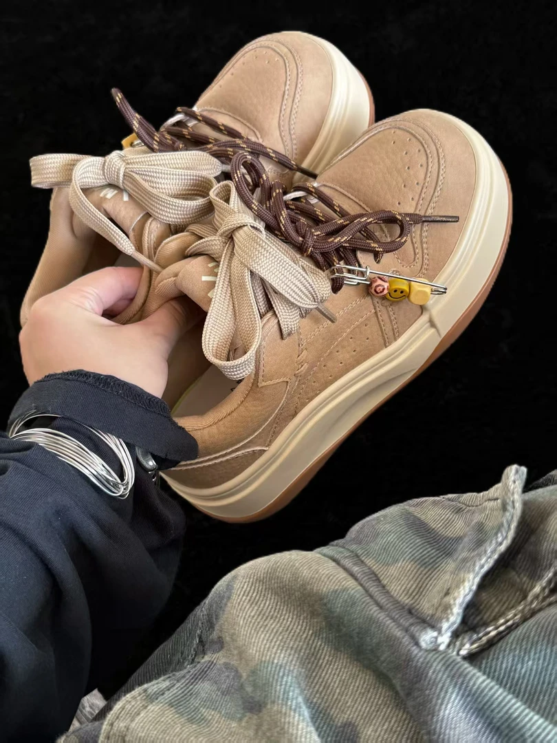 1121-08   女士休闲百搭舒适休闲德训鞋板鞋  LBR   53120