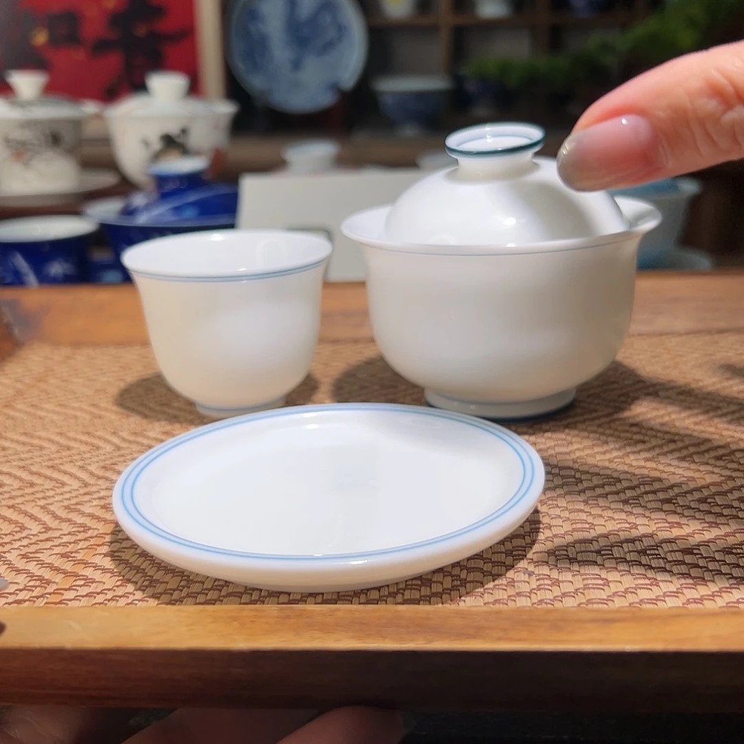 【闪购商品】手绘盖碗。