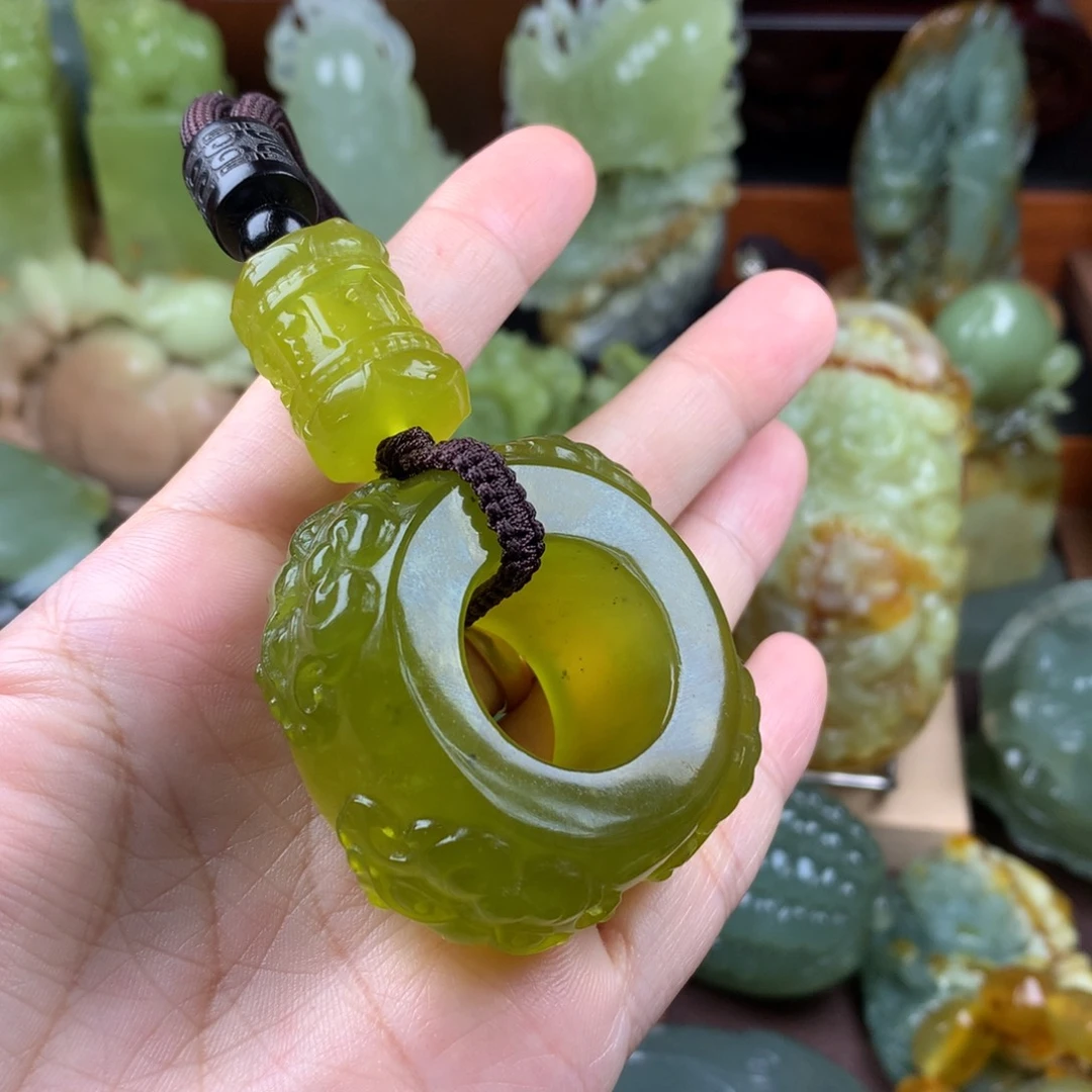 岫玉未镶嵌手把件