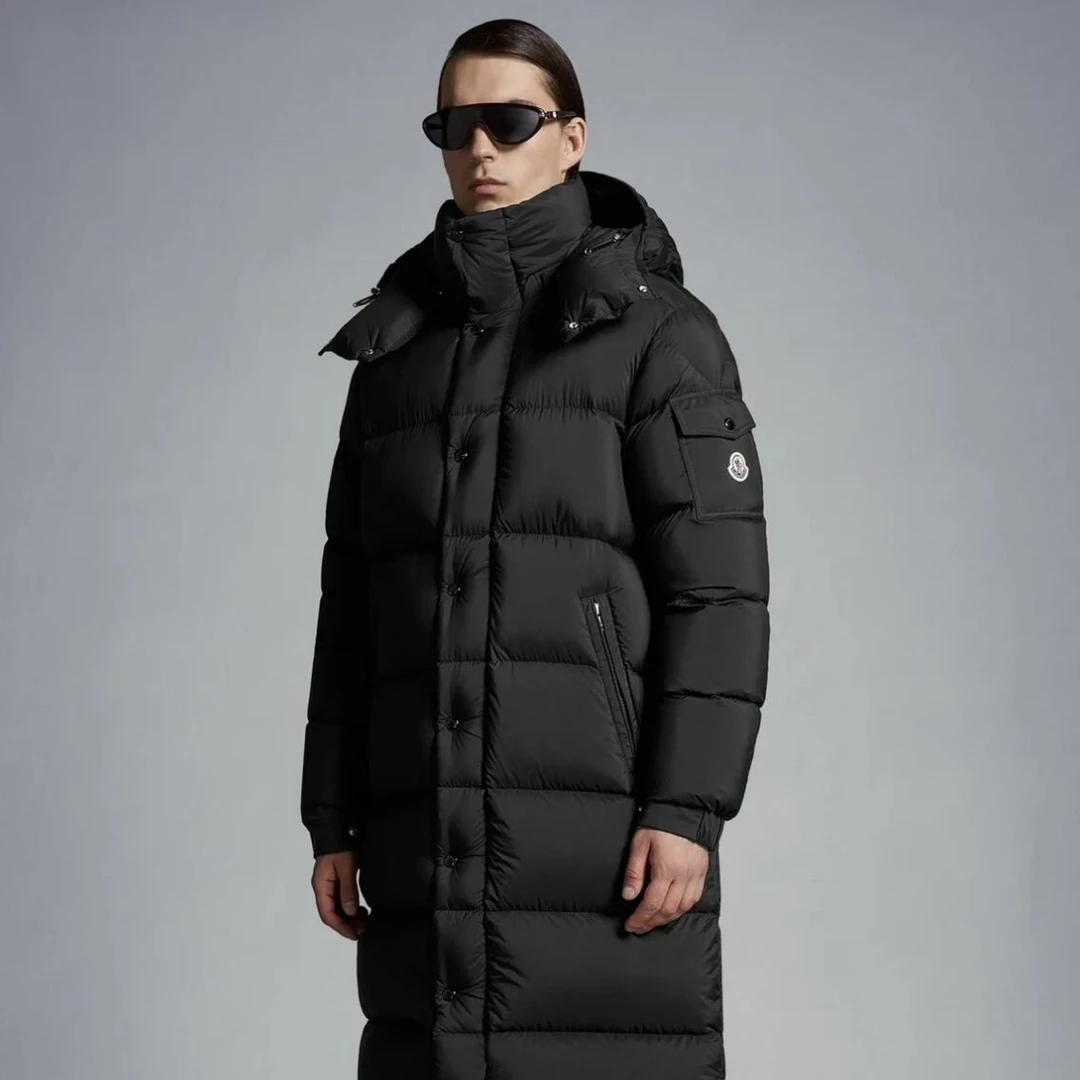 全新未使用 MONCLER 010105 纯色单排扣中长款长袖羽绒服外套 2码