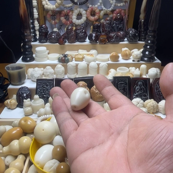 万*冶象牙果雕刻水滴三通