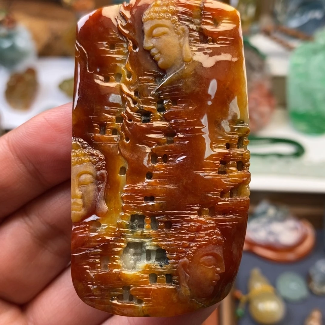 翡翠未镶嵌颈饰石窟佛