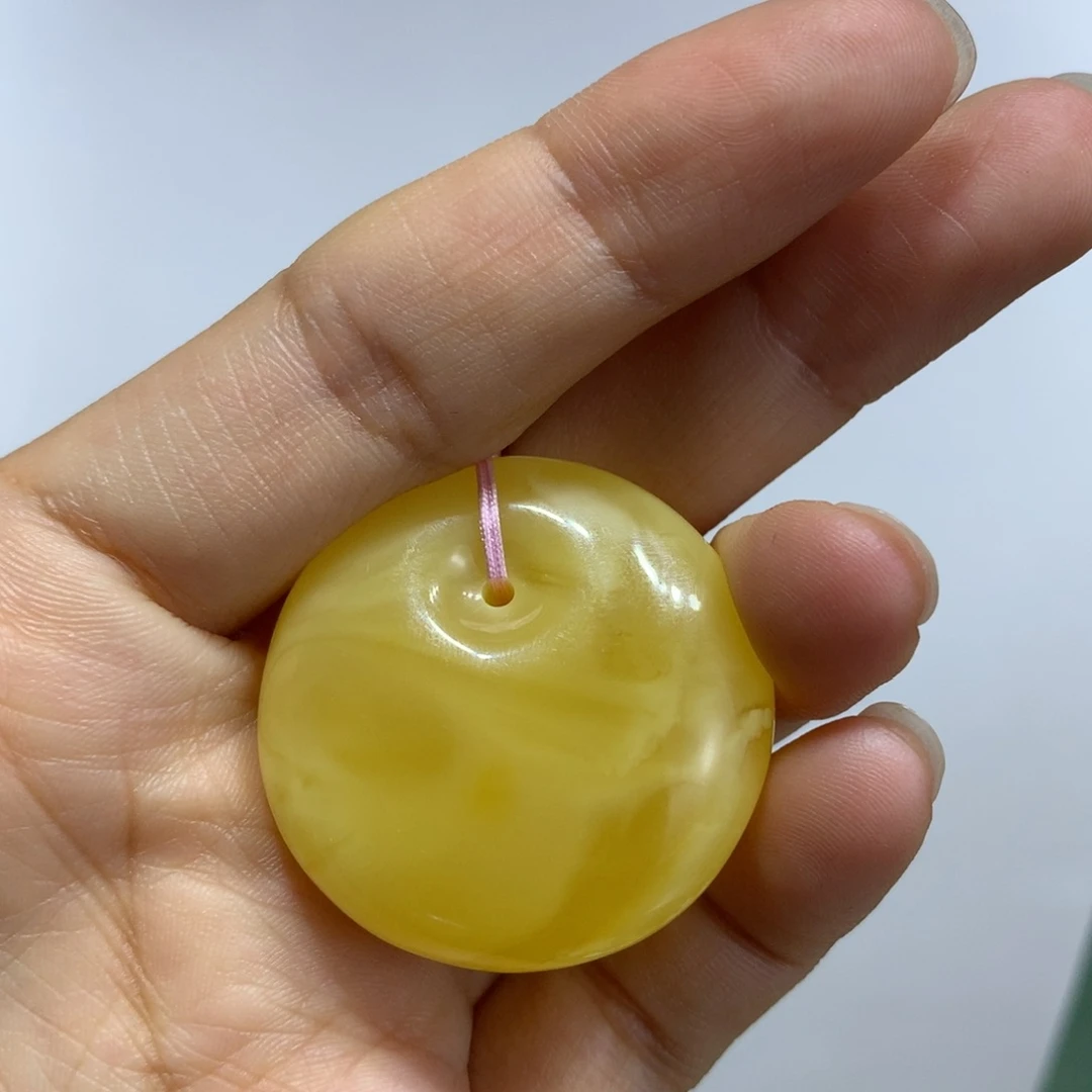 未镶嵌颈饰蜜蜡吊坠