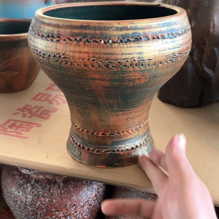 13.9-1瑕疵高20口20红金酒杯