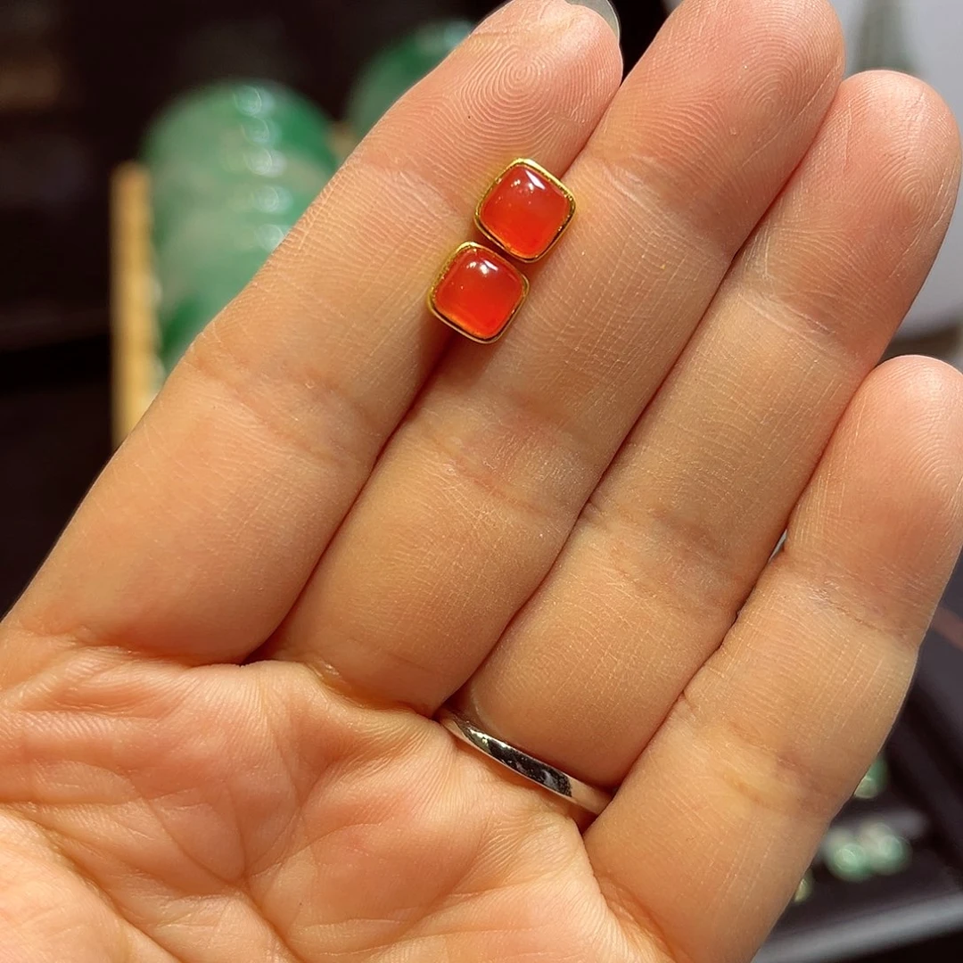 石英质玉未镶嵌耳钉