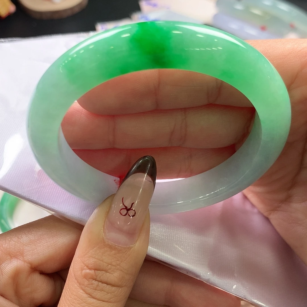 翡翠未镶嵌手镯47号 冰阳绿 完美