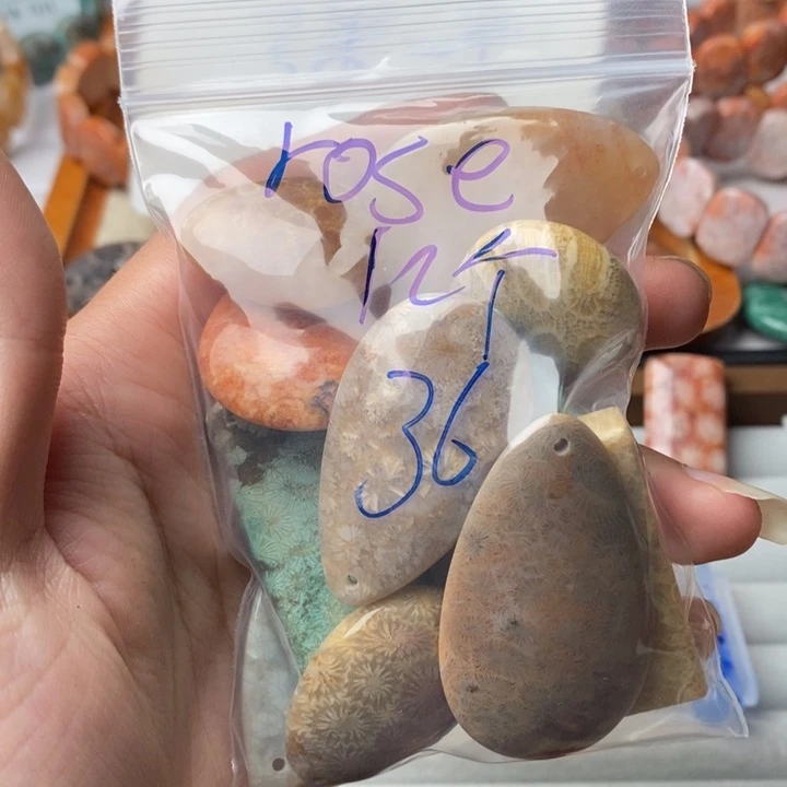 /***t硅化玉未镶嵌珊瑚玉