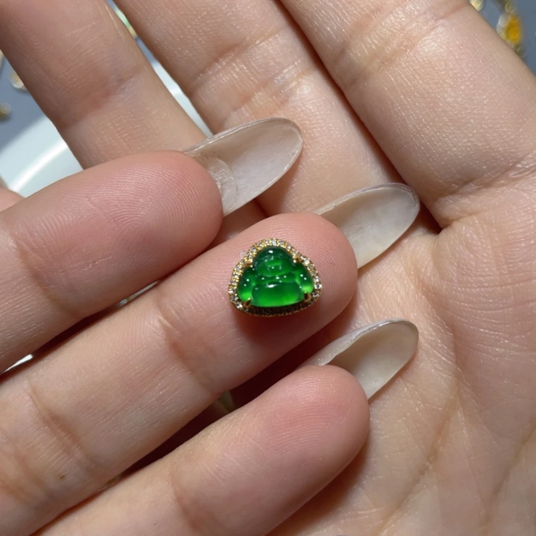 【闪购商品】颈饰18K金镶嵌翡翠