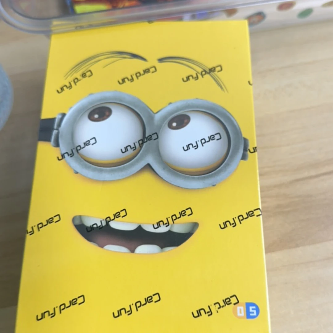 集卡社小黄人一盒