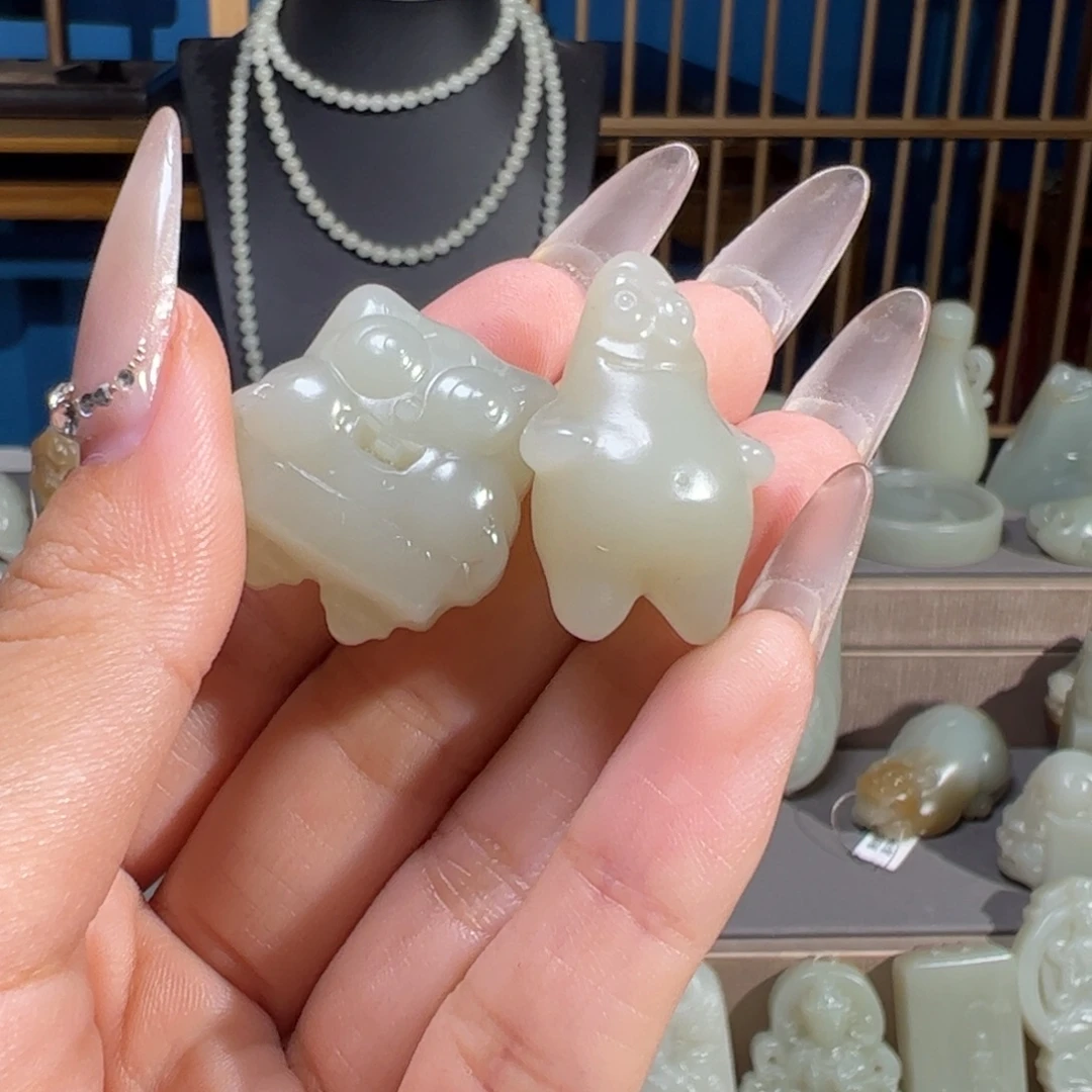 生***.和田玉（糖玉）未镶嵌颈饰