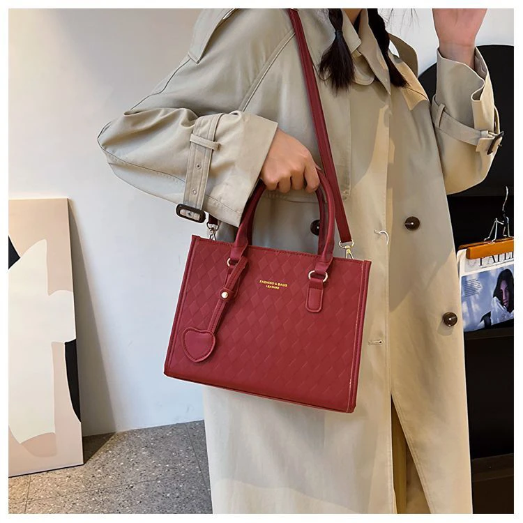 质感法式小众设计链条小包包女2025新款复古百搭女士单肩斜挎挎包