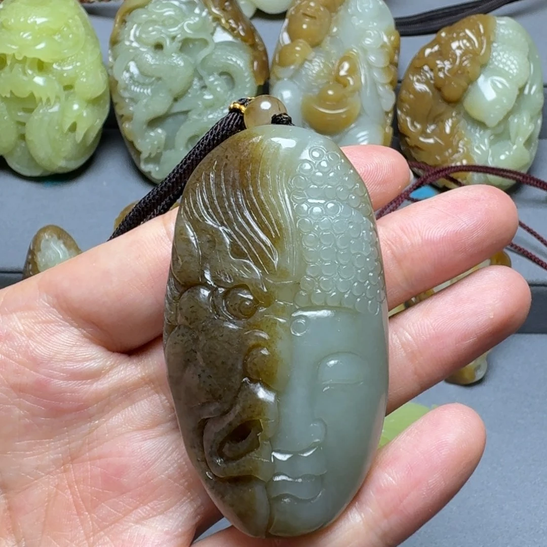 颈饰未镶嵌和田玉