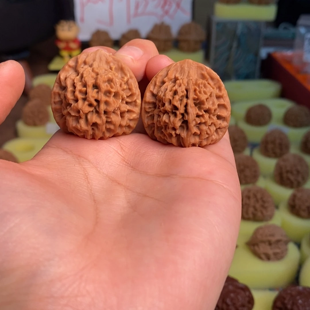 核桃秦岭闷尖狮子头32瑕疵