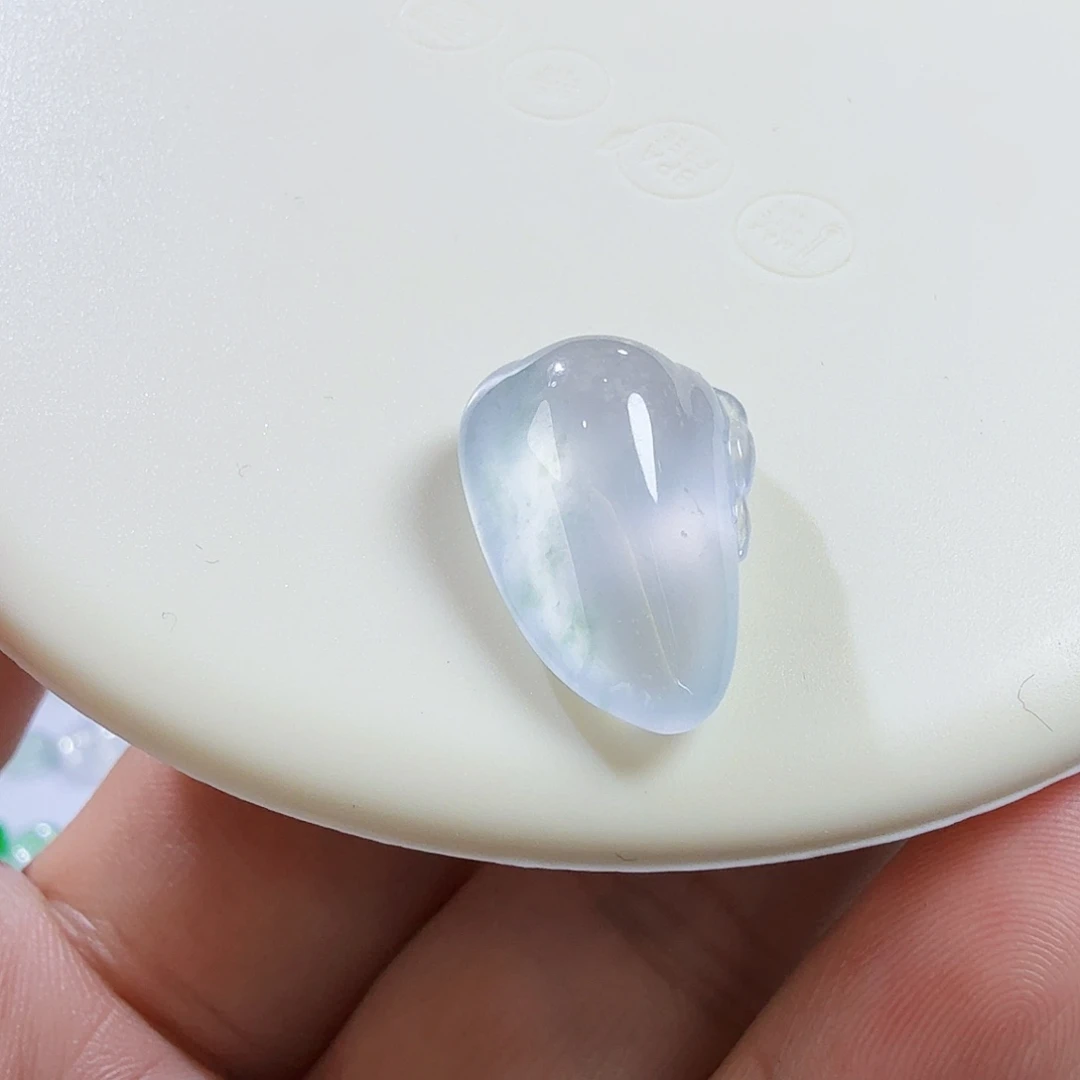 翡翠未镶嵌颈饰裸石