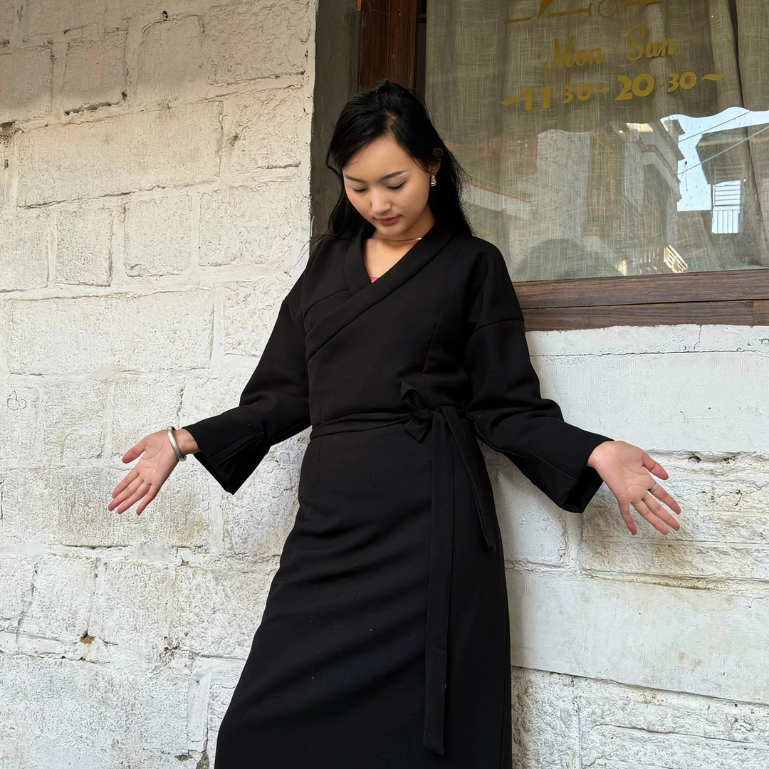 常规复古女针织民族风秋上衣圆领厚款极简风毛针织衫