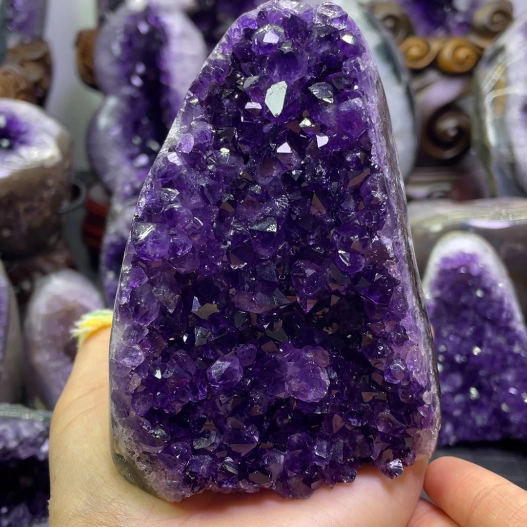紫晶未镶嵌大型摆件（非配饰）