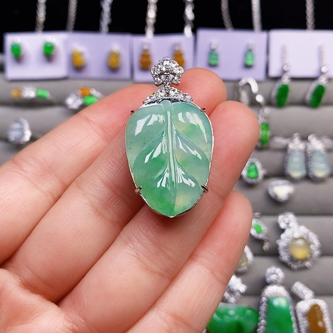 翡翠颈饰银S925镶嵌叶子吊坠