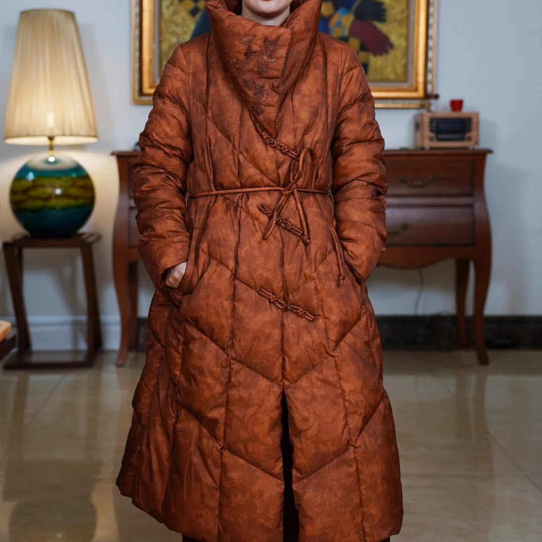 『古檀』复古中国风白鹅绒高领保暖新中式长款羽绒服-W5Y6954