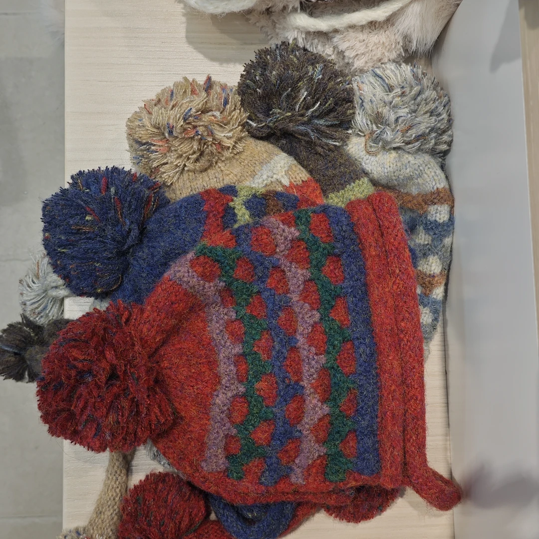 三球开叉费尔岛毛线帽秋冬加厚保暖护耳显脸小大头围百搭毛球女