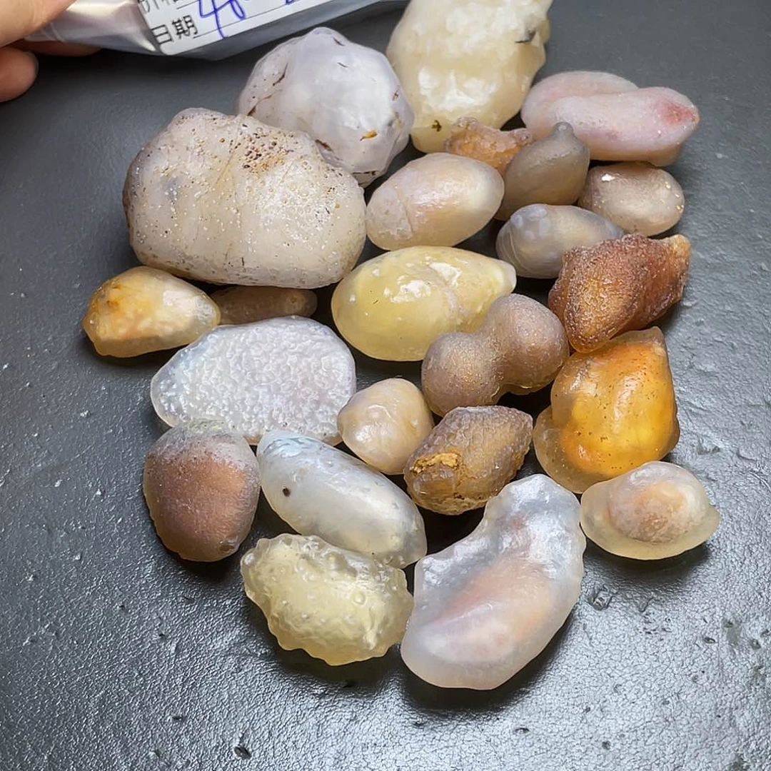 慎***独石材阿拉善戈壁奇石