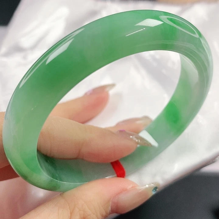 未镶嵌手镯翡翠，897