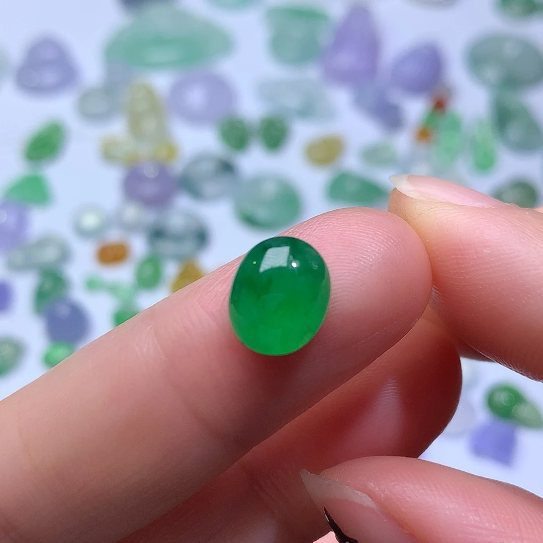 翡翠未镶嵌颈饰蛋