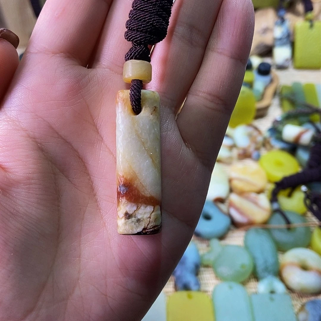未镶嵌蛇纹石玉挂件