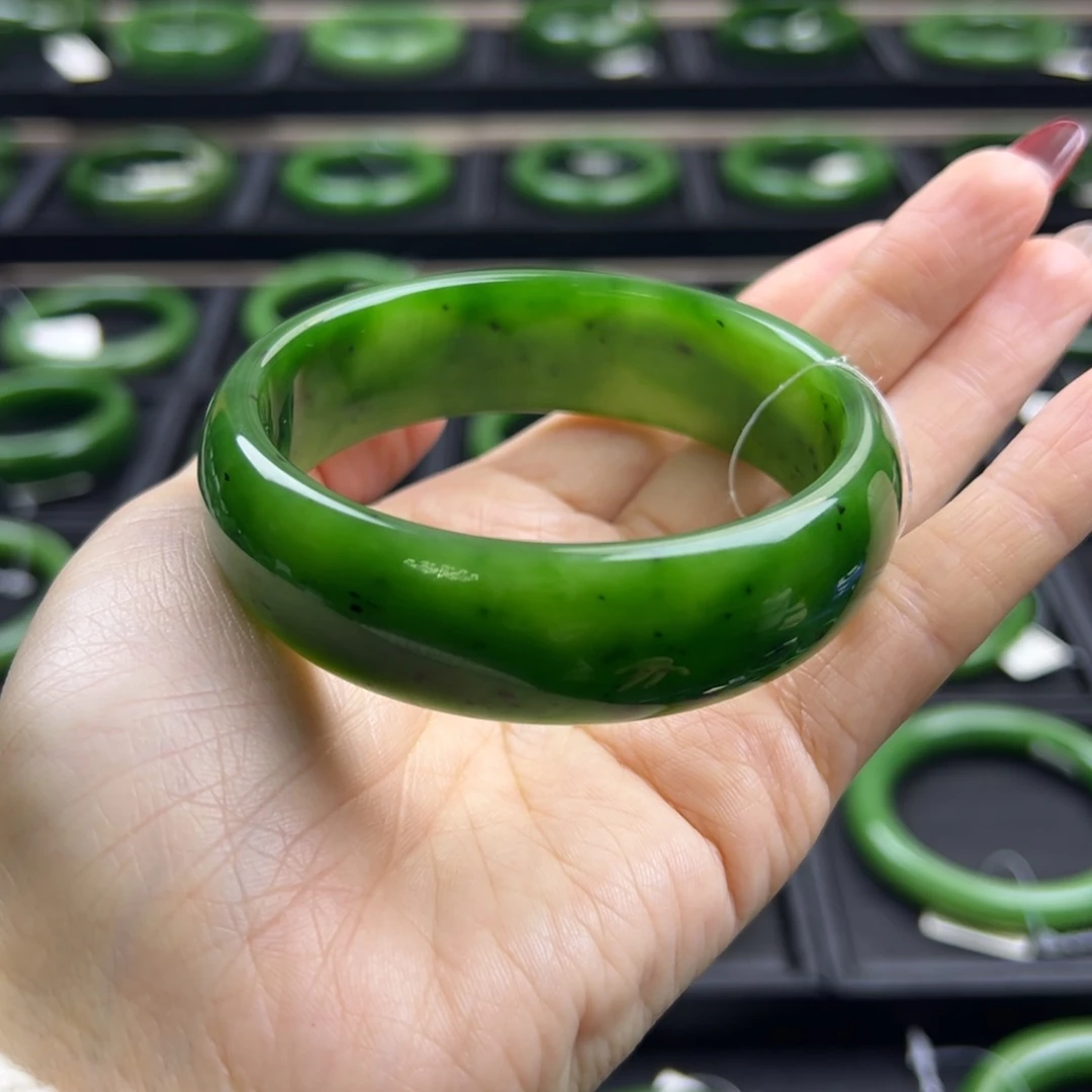 和田玉（碧玉）未镶嵌手镯