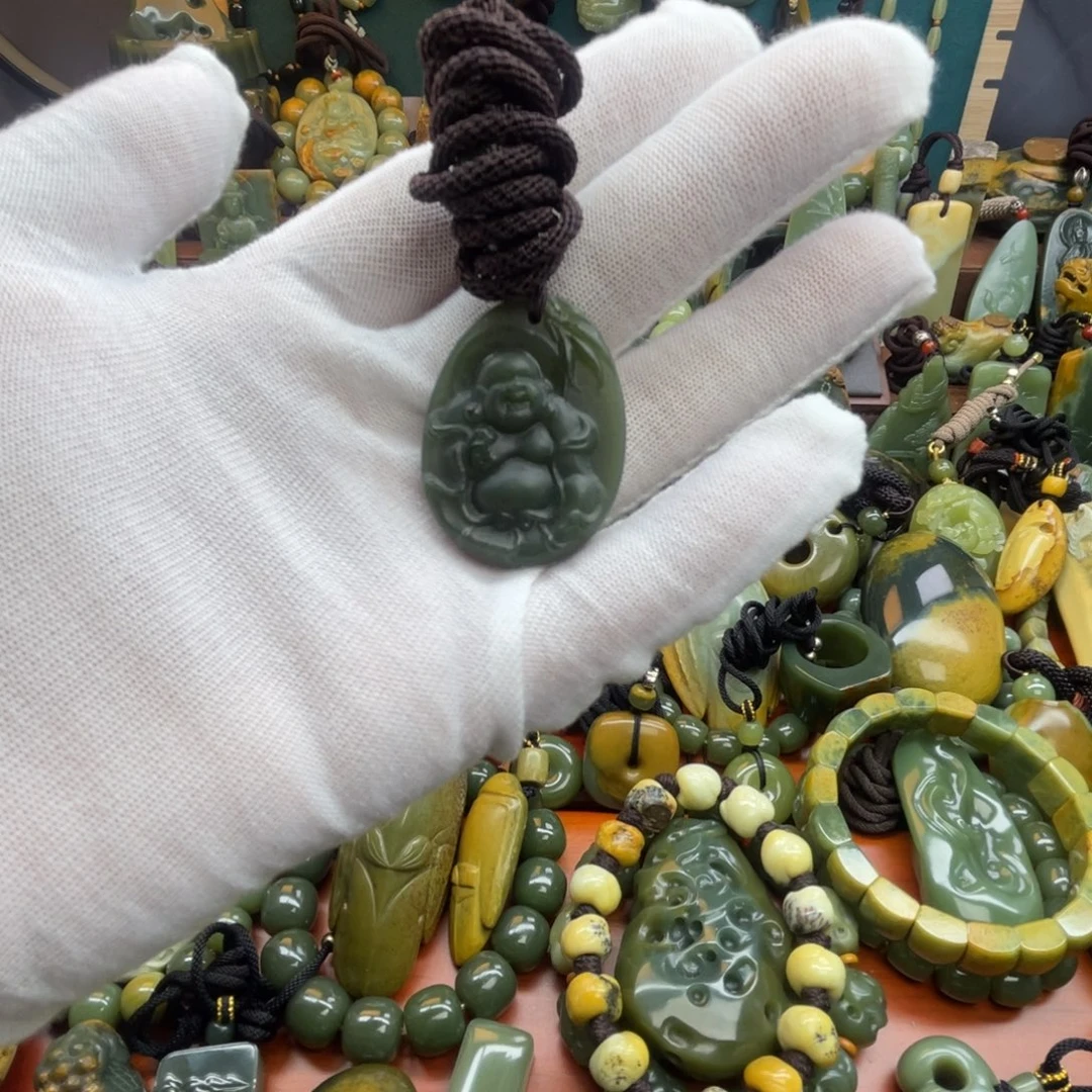 岫岩老玉（透闪石质玉）未镶嵌颈饰