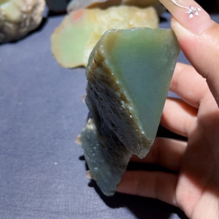 和田玉（糖玉）未镶嵌珠宝奇石