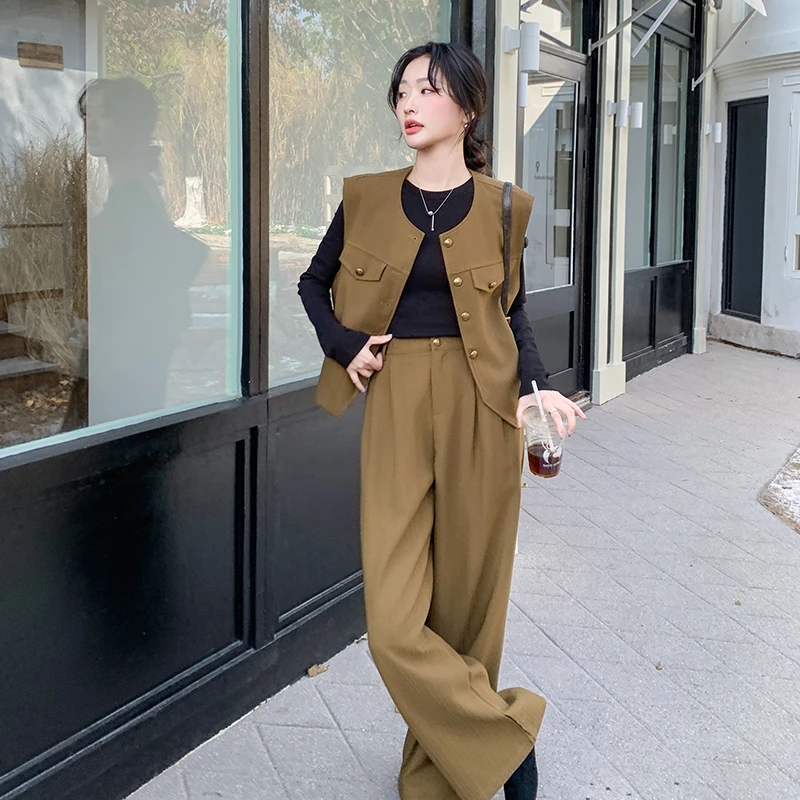 开秋穿搭一整套盐系复古轻熟风马甲阔腿裤女2025新款超火两件套装