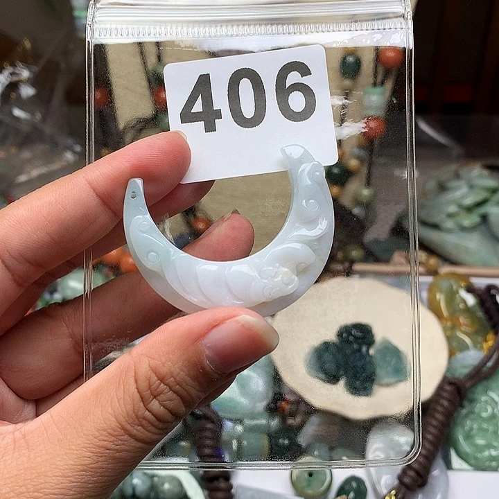 翡翠颈饰未镶嵌鱼**z翡翠