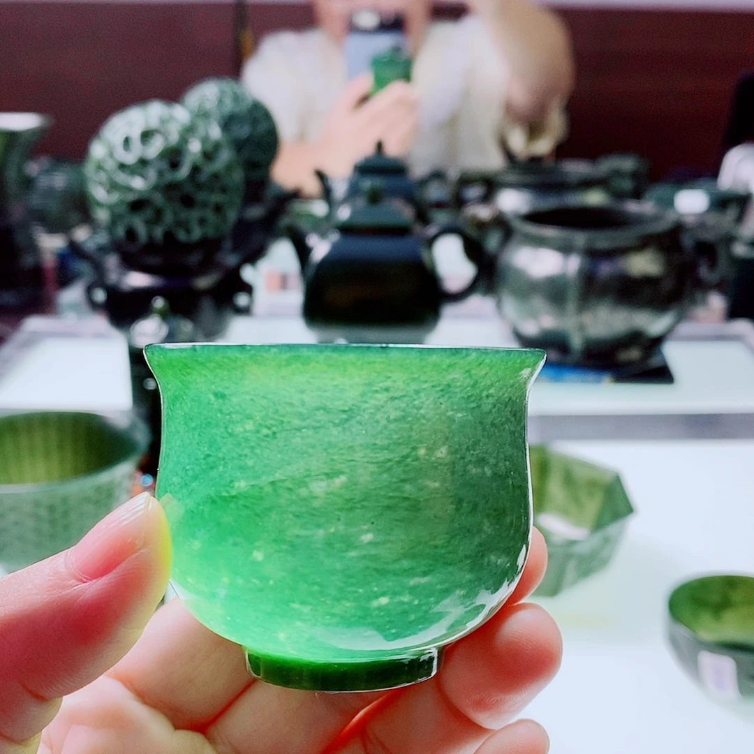 未镶嵌和田玉（青玉）摆件微瑕