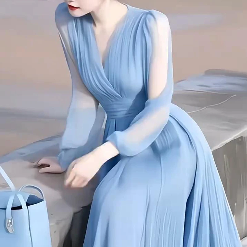 2025春季新款时尚设计感法式高级感沙滩海边度假温柔风蓝色连衣裙