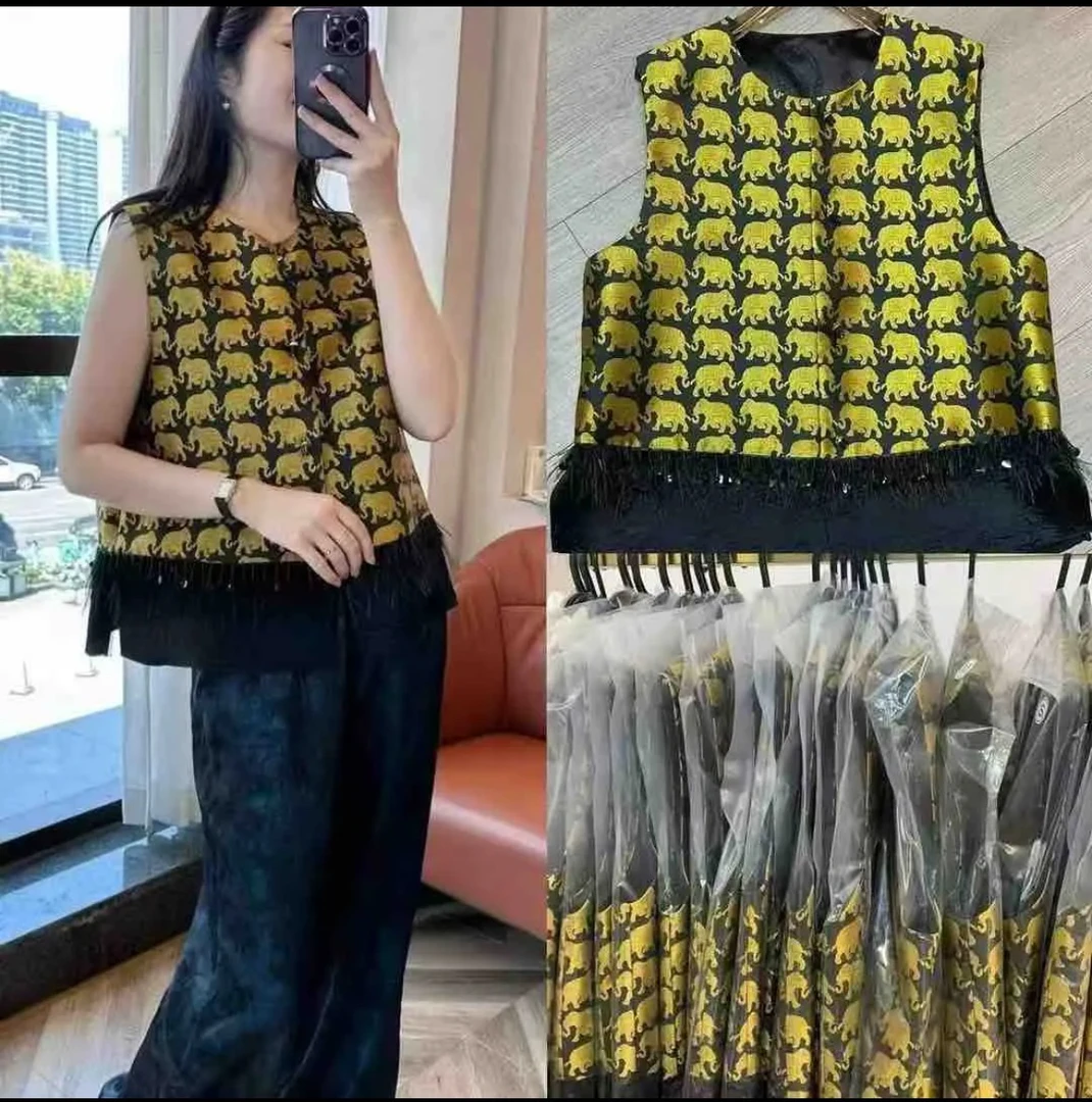 【QINGQING】洋气小金象浮雕鸵鸟毛时尚马甲