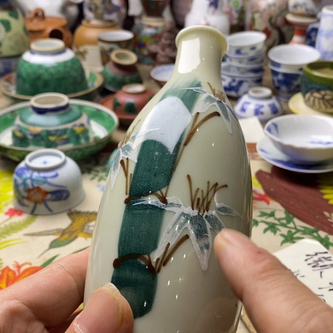 瓷片是因为它具有非常丰富且独特