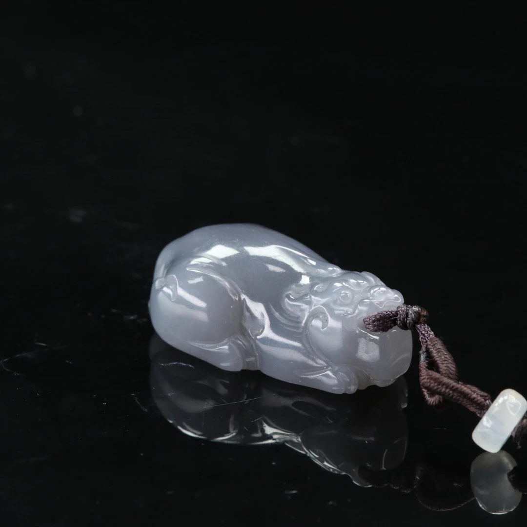 40和田玉貔貅挂件/300397保利厦门拍卖